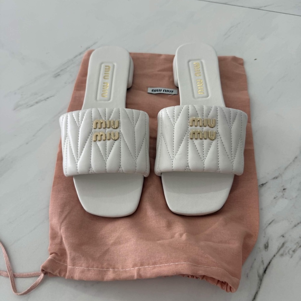 miu miu matelassé nappa leather slides Size 37, 38, 39